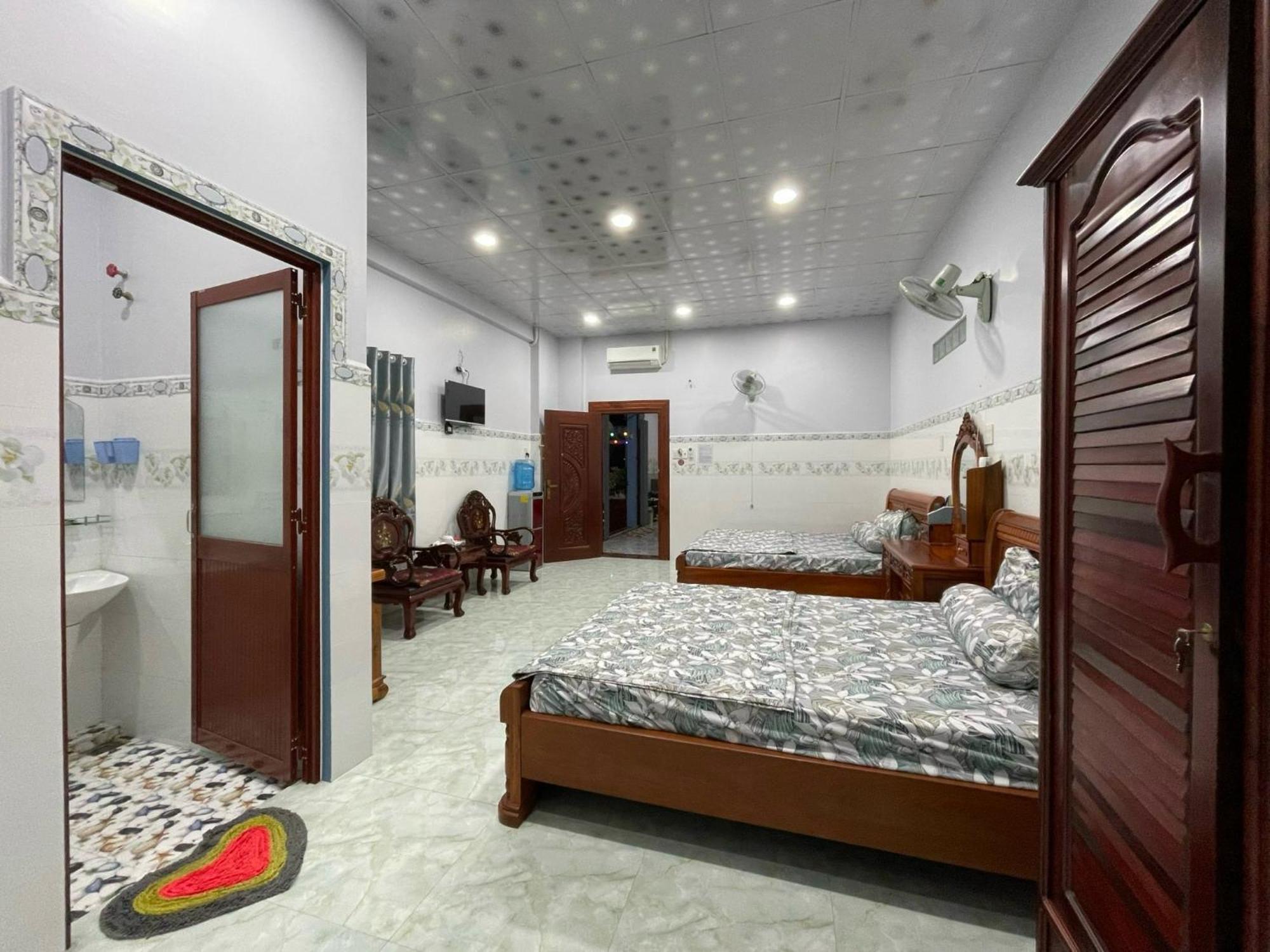 Nha Nghi Lien Hoa Bed & Breakfast Ха Тени Екстериор снимка